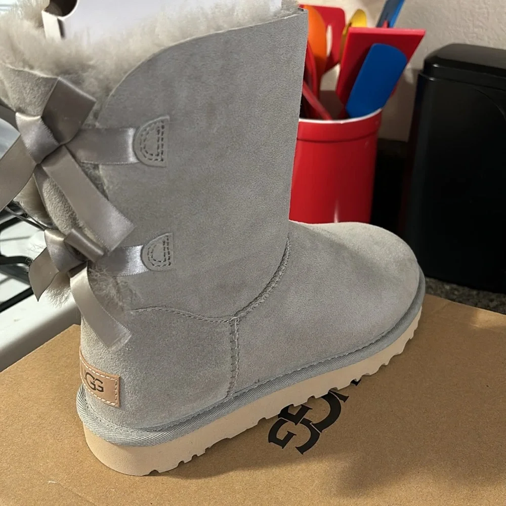 UGGS….. - Picture 3 of 6
